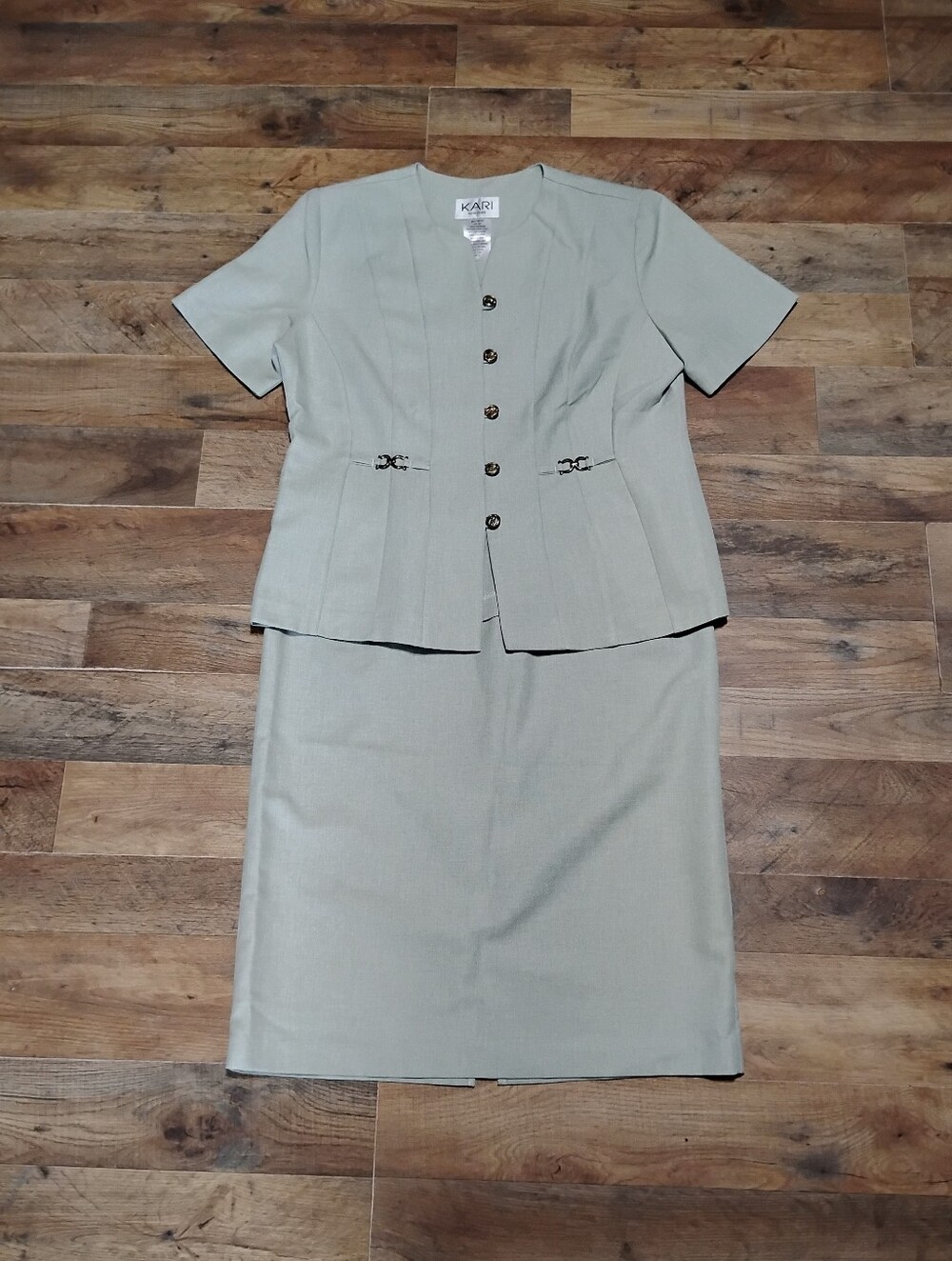 Kari New York EUC Sage Green Two-Piece Skirt Set Women's Size; 12